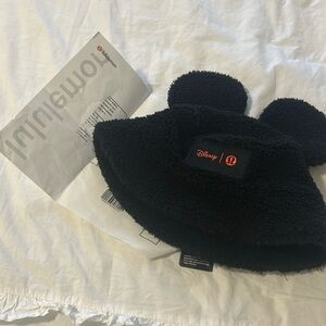 LULULEMON TEXTURED FLEECE BUCKET HAT